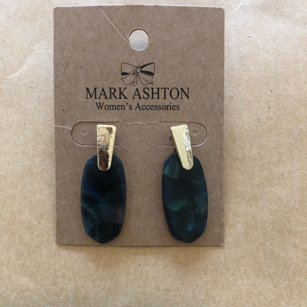 Boutique earrings